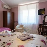 Brunella 4*