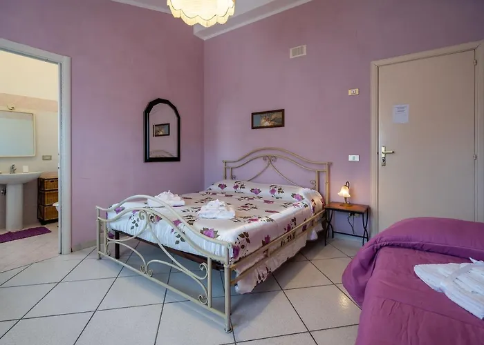 Alojamento de Acomodação e Pequeno-almoço Brunella 4*