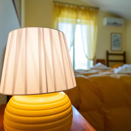 Brunella Oda ve Kahvaltı 4*